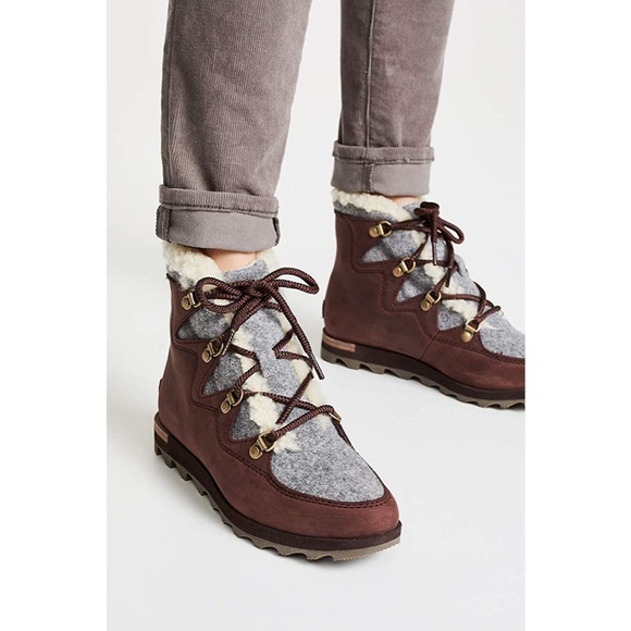 New Sorel Sneakchic Alpine Holiday Boots - Picture 2 of 13